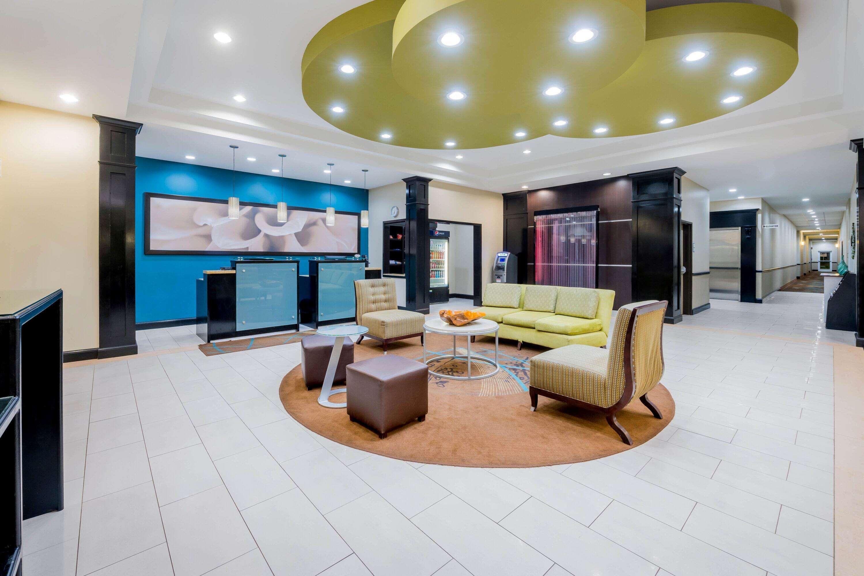 La Quinta By Wyndham Marshall Esterno foto
