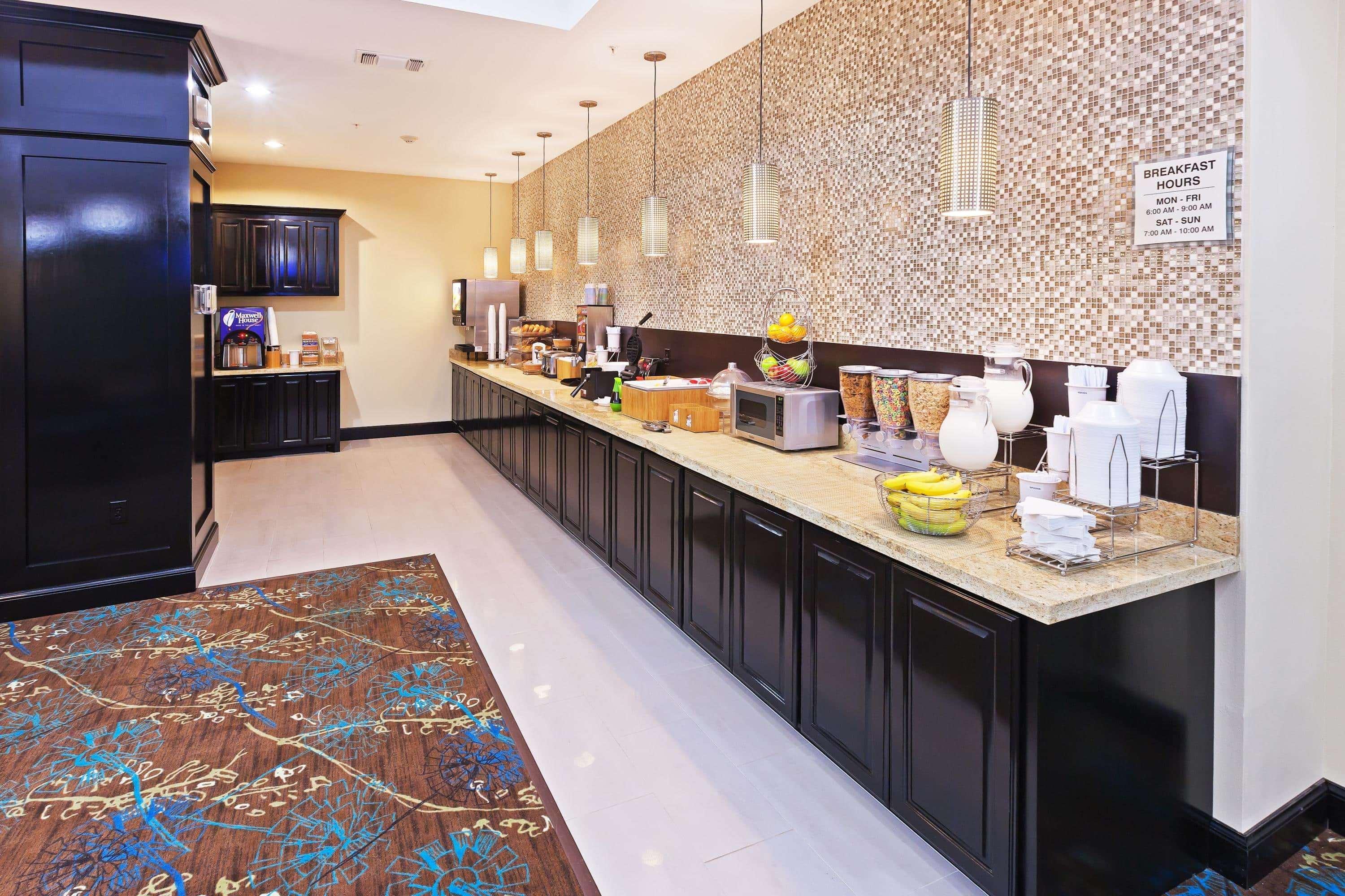 La Quinta By Wyndham Marshall Esterno foto