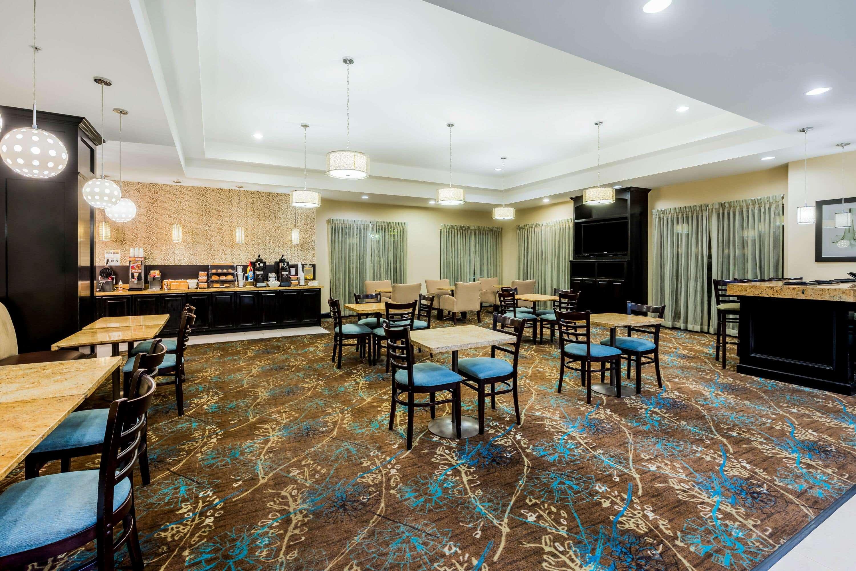 La Quinta By Wyndham Marshall Esterno foto
